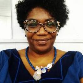 Dr. Ana Paula Alves Ribeiro