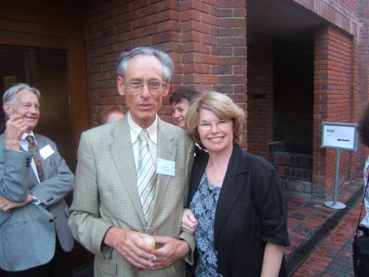 Professor Davis with Professor Sir John Huxtable Elliott, eminent historian of early modern Spain (VII Congreso de la Asociación Internacional del Siglo de Oro, Cambridge University, 2005).