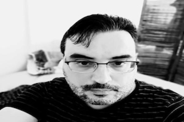 Dr. Andrés Saab