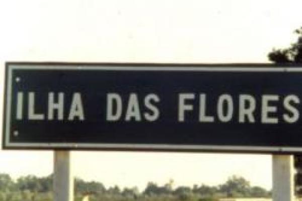 Ilha Das Flores road sign